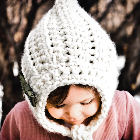 0-6 Months Crochet Pixie Bonnet, Snow Peach Chunky Bonnet, baby Handmade bonnet - Picture 5 of 6